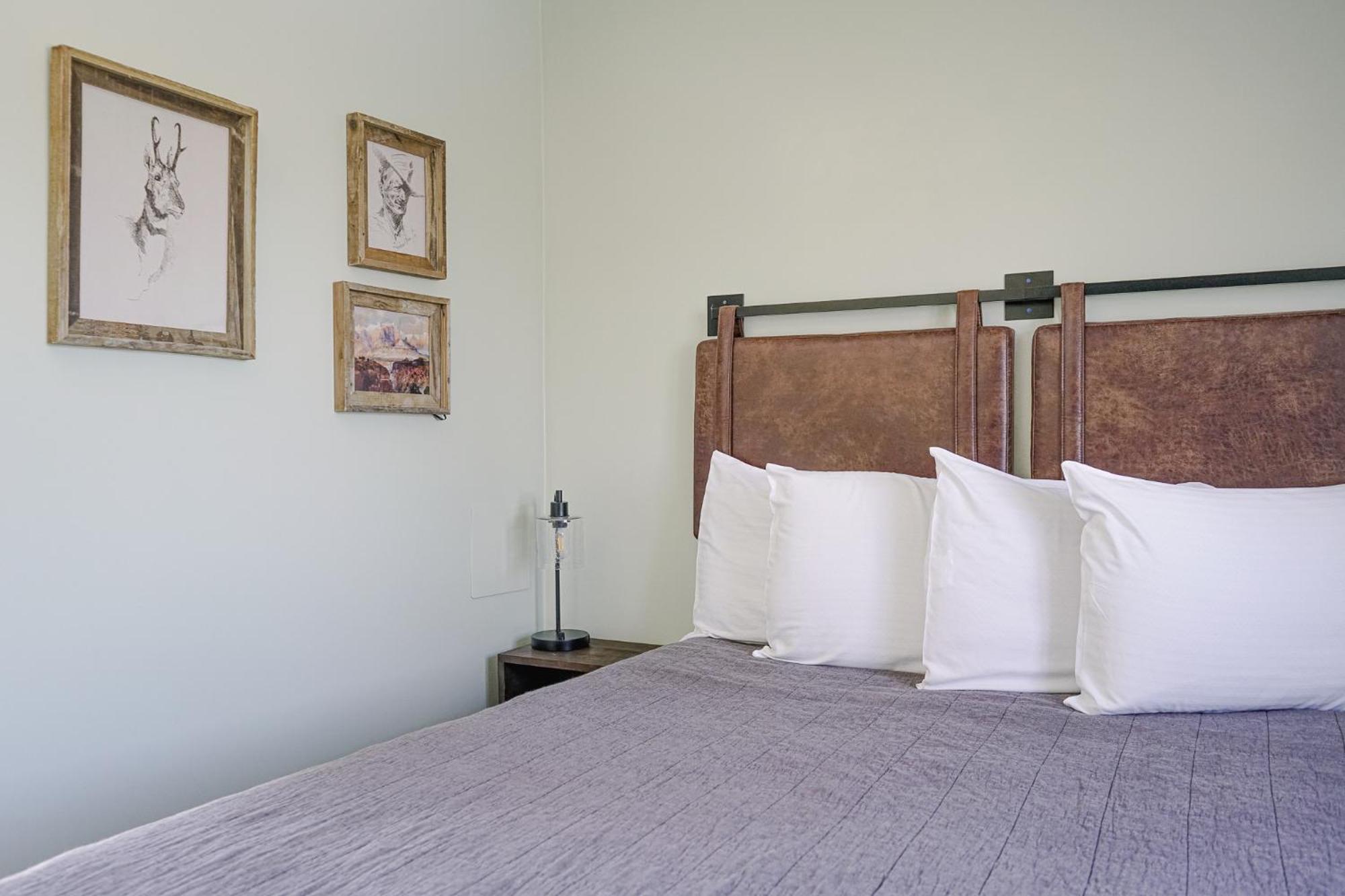 Sagebrush Inn Tombstone Room photo A bedroom at the hotel