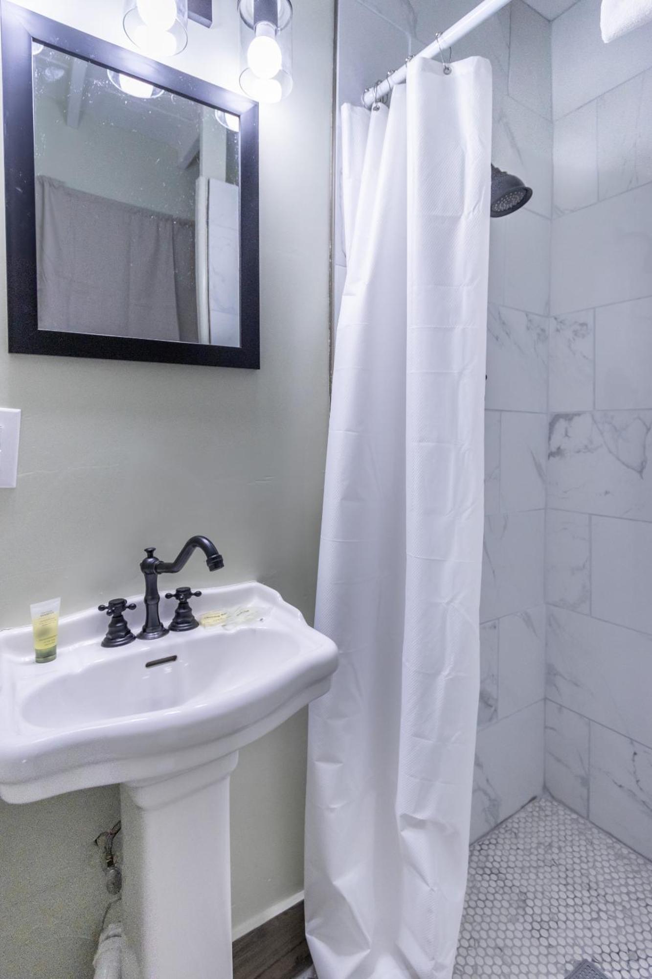 Sagebrush Inn Tombstone Room photo A shower curtain