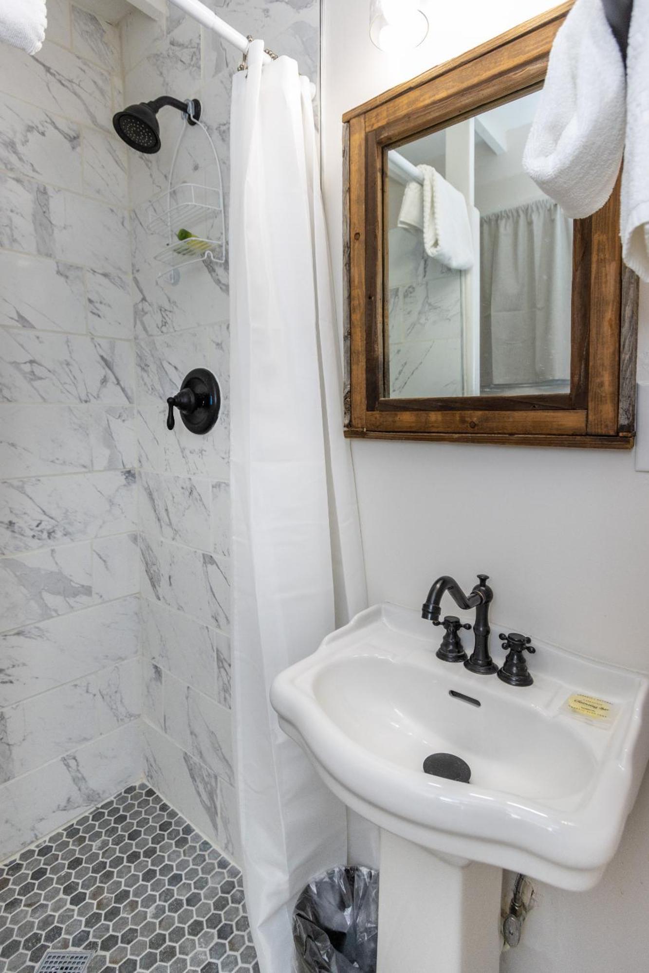 Sagebrush Inn Tombstone Room photo A bathroom in the house